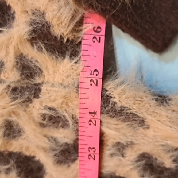 H&M Leapord Print Faux Fur Fuzzy Sweater Size Medium - Picture 8 of 12